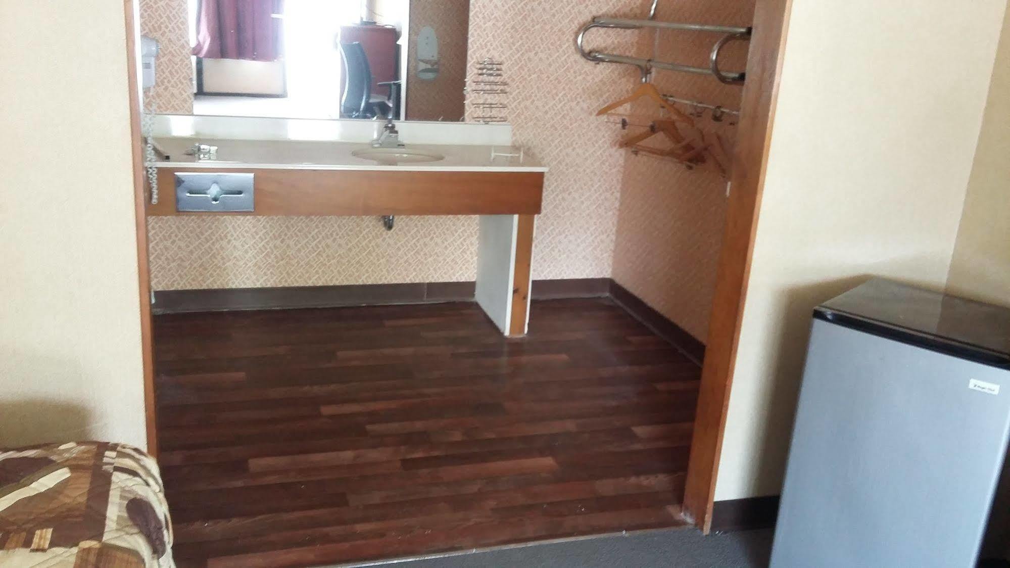 Paris Inn And Suites Eksteriør bilde